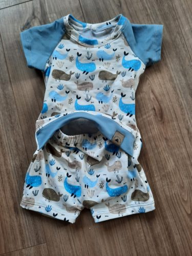 Bálna mintás elöl nyíló napozó (74-80-as méret)