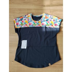   Virág mintás sötétkék rövid ujjú szoptatós póló (L-es méret)