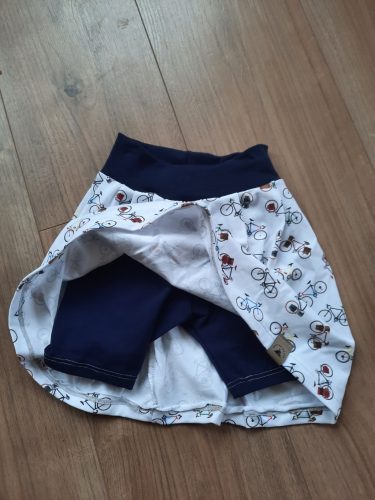 Nadrágszoknya pörgős szoknyával zsebekkel