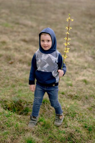 Hagyományos baba pulóver kapucnival