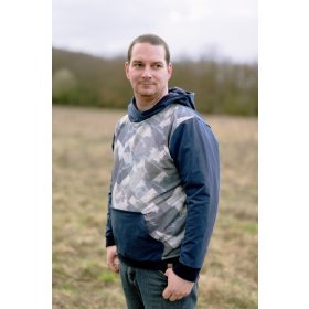 Hagyományos felnőtt pulóver kapucnival