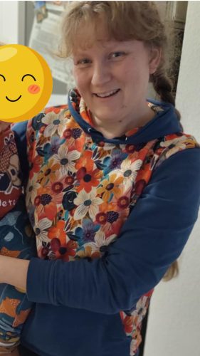 Hagyományos felnőtt pulóver kapucnival