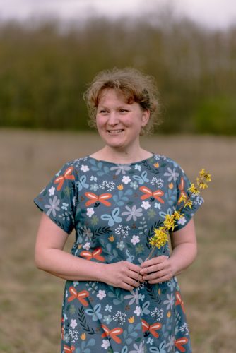 Csónaknyakú rövid ujjú női ruha