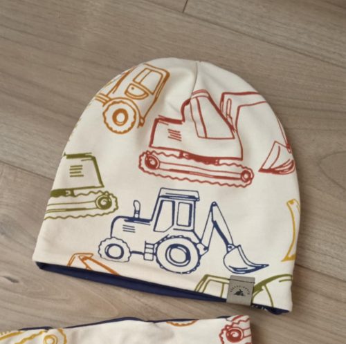 Kifordítható sapka felnőtt és gyerek méretekben